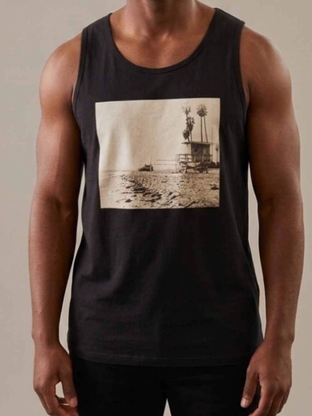 GOODFELLOW & CO. Beach Photo Graphic Tank Top L Black